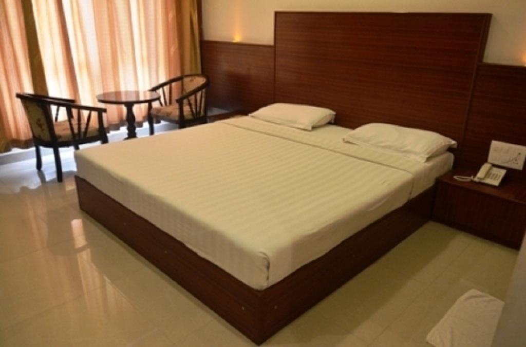 Hotel Seven Sky Clarks Exotica Bhuj Zimmer foto