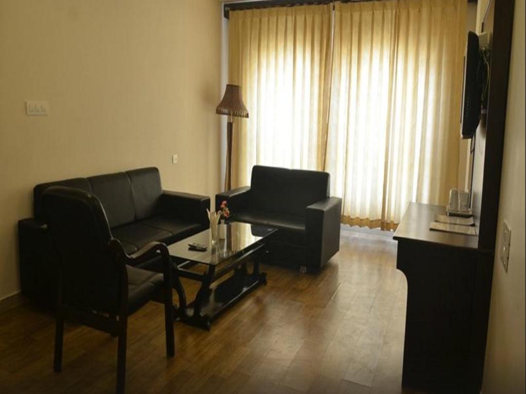 Hotel Seven Sky Clarks Exotica Bhuj Zimmer foto
