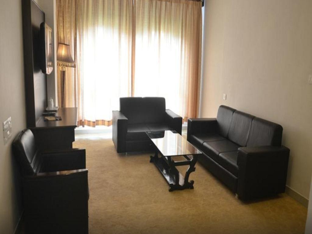 Hotel Seven Sky Clarks Exotica Bhuj Zimmer foto