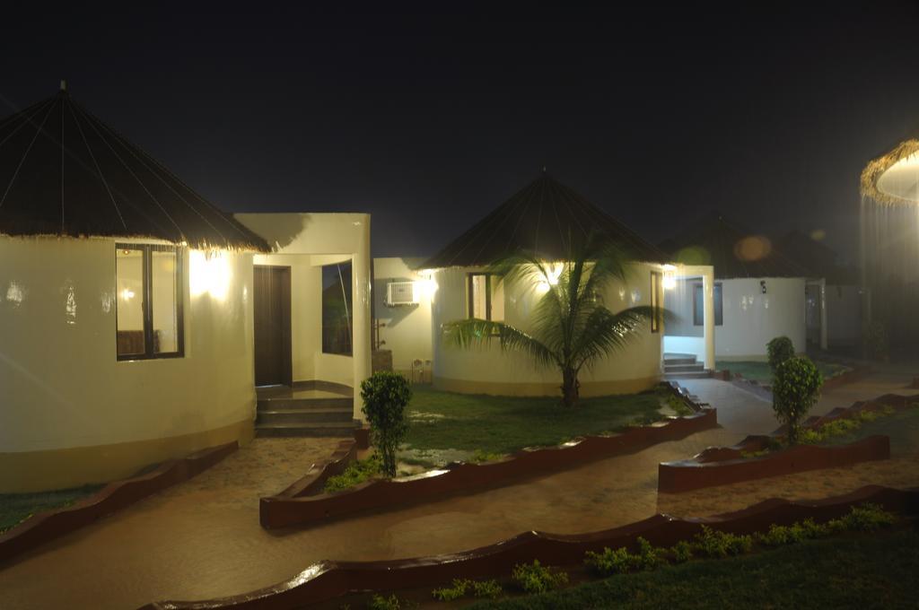 Hotel Seven Sky Clarks Exotica Bhuj Zimmer foto