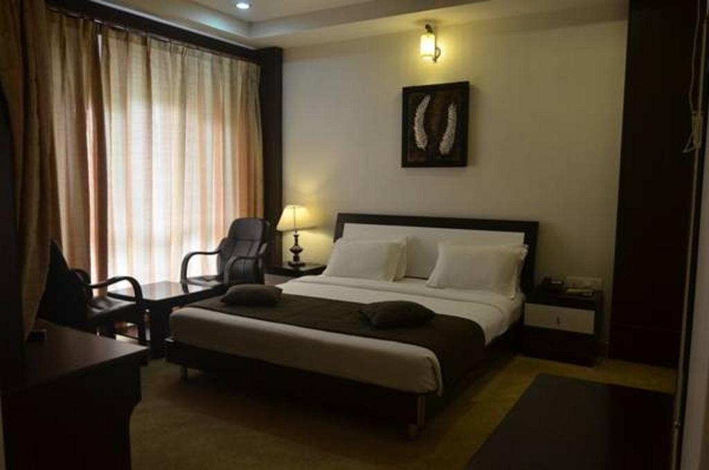 Hotel Seven Sky Clarks Exotica Bhuj Zimmer foto