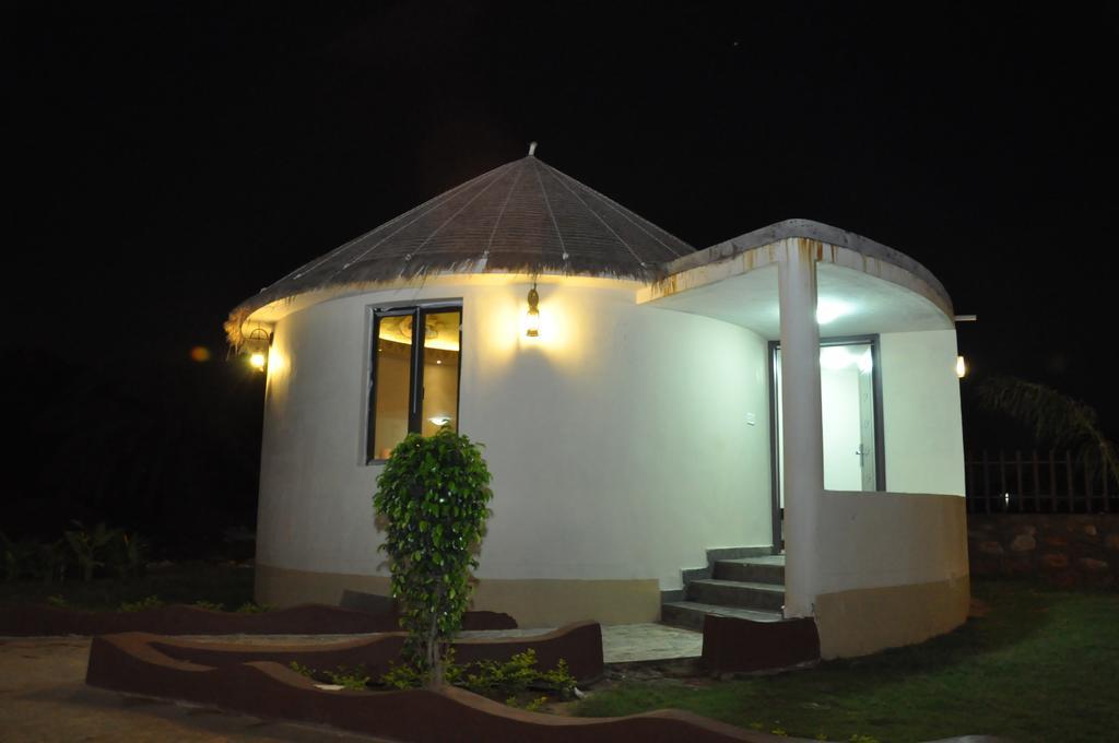 Hotel Seven Sky Clarks Exotica Bhuj Zimmer foto