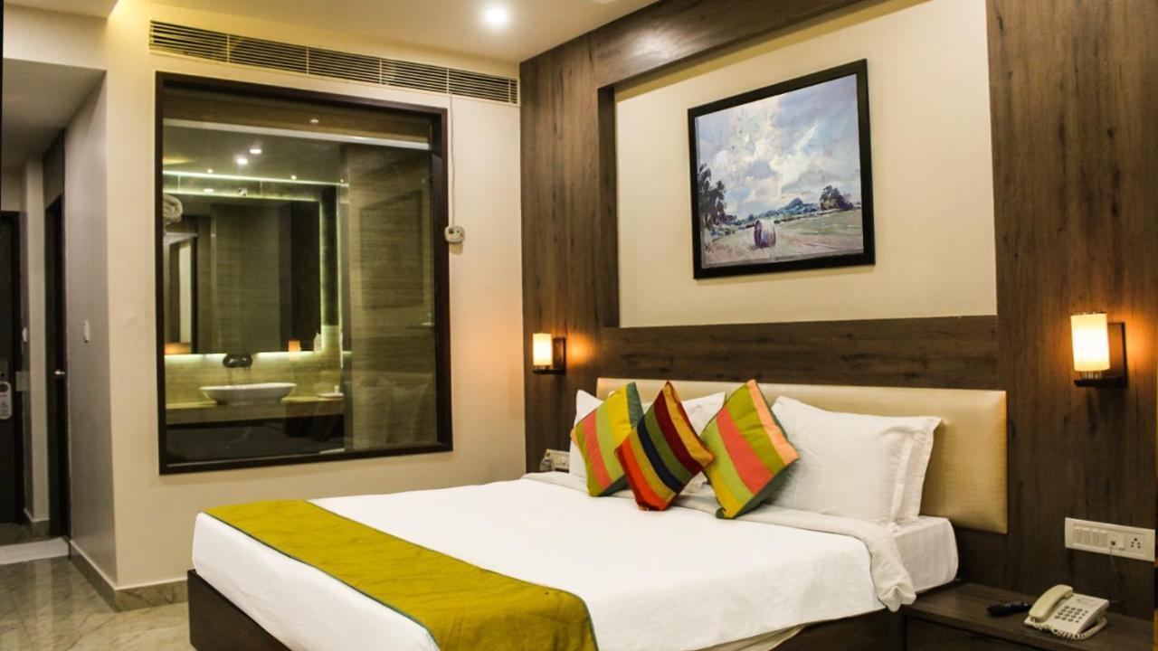 Hotel Seven Sky Clarks Exotica Bhuj Exterior foto