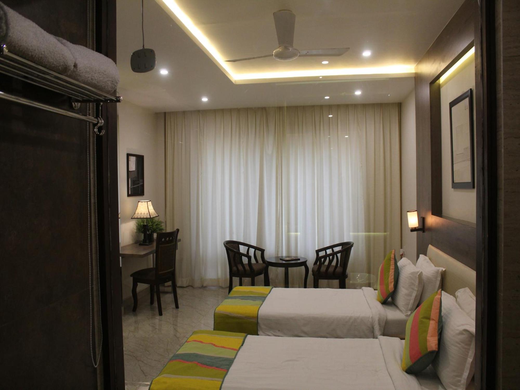 Hotel Seven Sky Clarks Exotica Bhuj Exterior foto