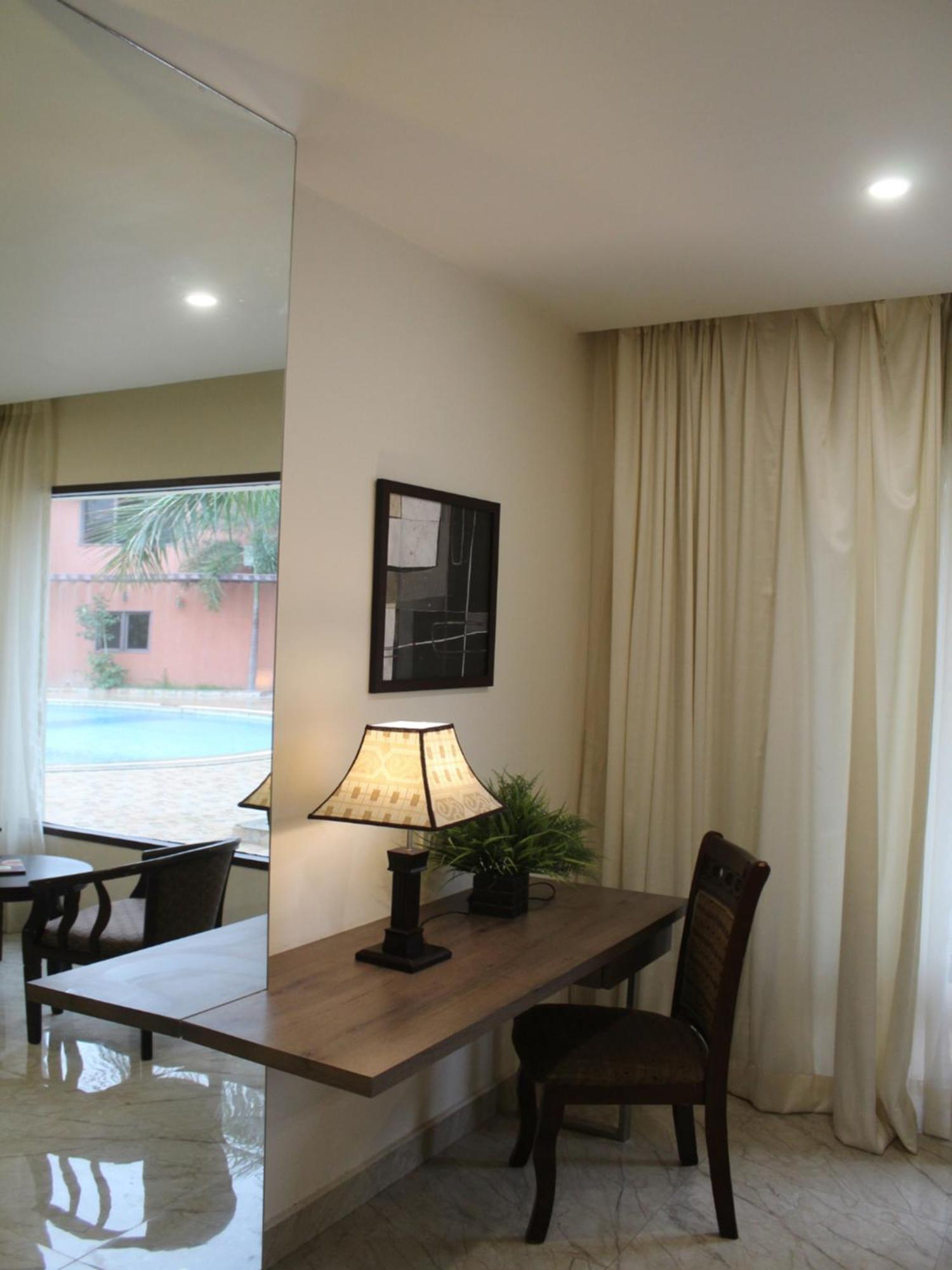 Hotel Seven Sky Clarks Exotica Bhuj Exterior foto